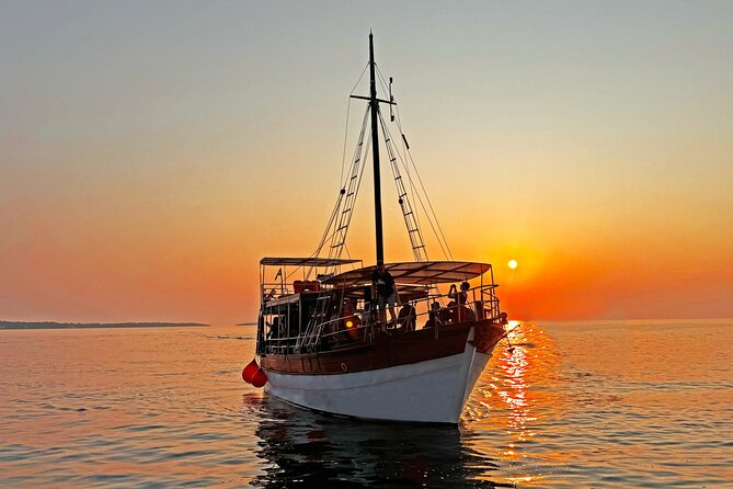 2-Hour Dolphin Guided Safari NP Brijuni from Fazana - What the sunset adds