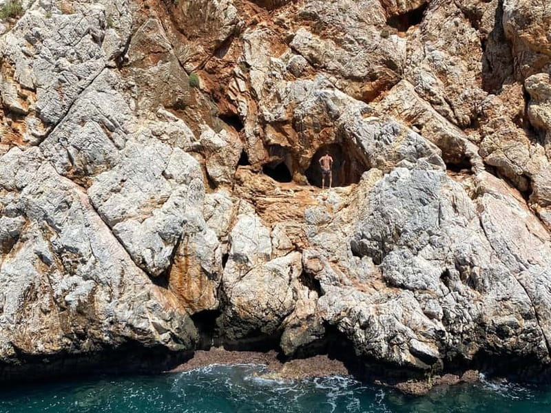 Alanya Relax Boat Tour with Caretta and Dolphin View - Lunch, drinks, and what is really included