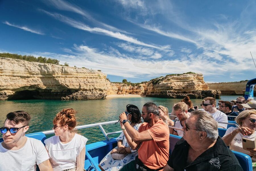 Albufeira: 2.5-Hour Benagil Caves & Dolphin Watching - Beaches from São Rafael to Armação de Pêra