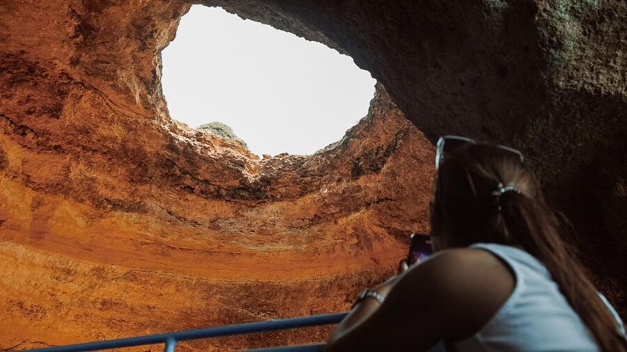 Albufeira: 2.5-Hour Dolphin Watching and Caves Trip - Armação de Pêra and Senhora da Rocha