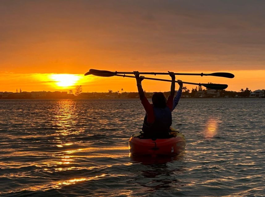 Anna Maria Island and Bradenton: Sunset Kayak Dolphin Tour - The sunset finale near Anna Maria Island