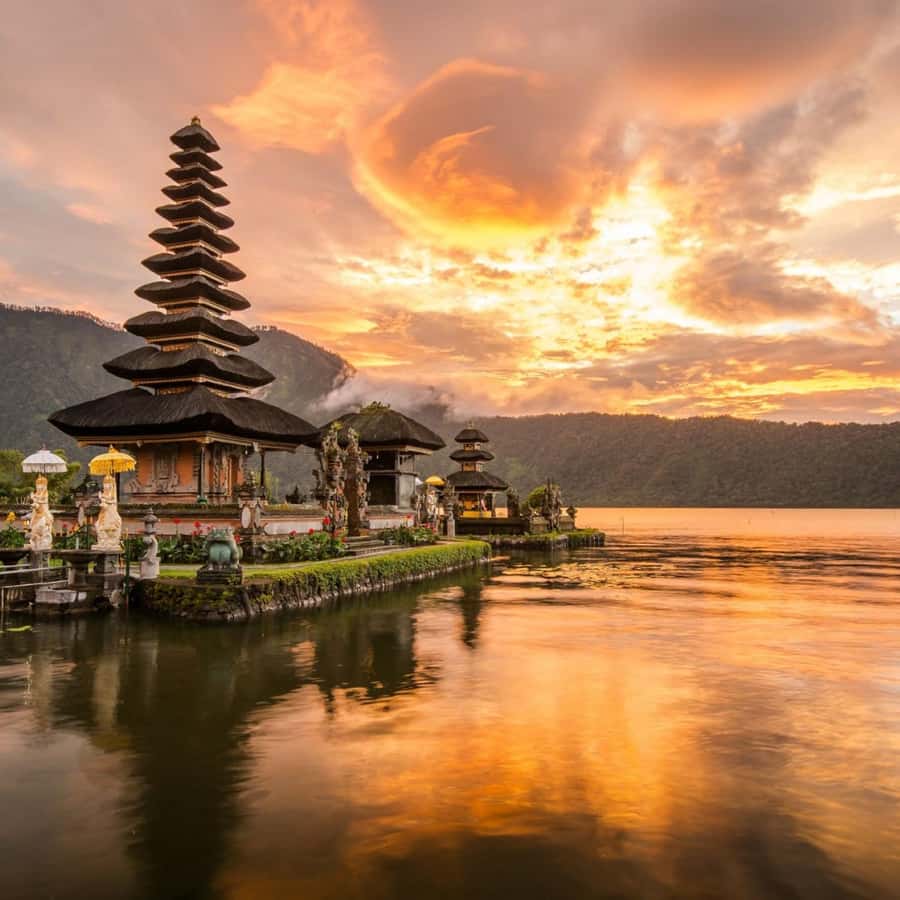 Bali Bliss: Dolphin Lovina Private Expedition - What to bring for the cold start and sunny coast