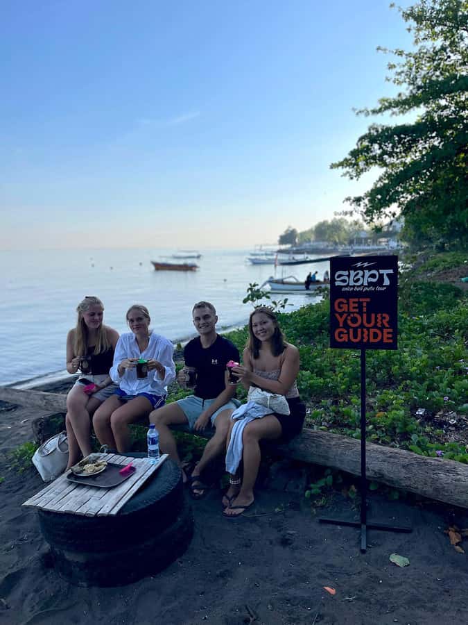 Bali/Lovina: Guided Dolphin Watching & Sunrise Boat Snorkel - Seeing dolphins without turning the trip into a chase