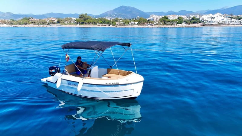 Benalmádena: license-Free Rent Boat for Dolphin Watching - Comfort and equipment on the boat