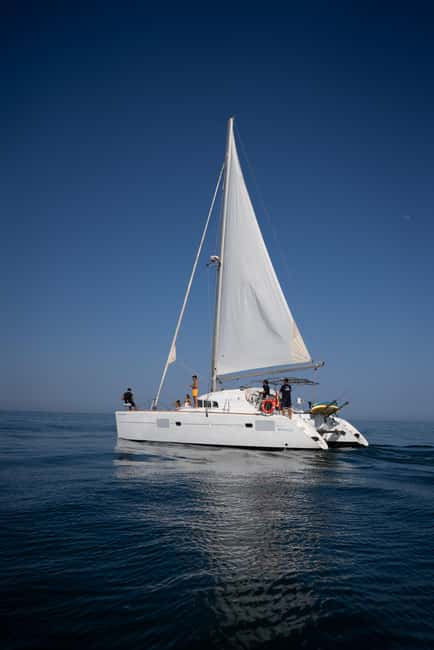 Benalmádena: Sailing & Dolphin Watching with Snacks/Drinks - How comfortable is the catamaran?