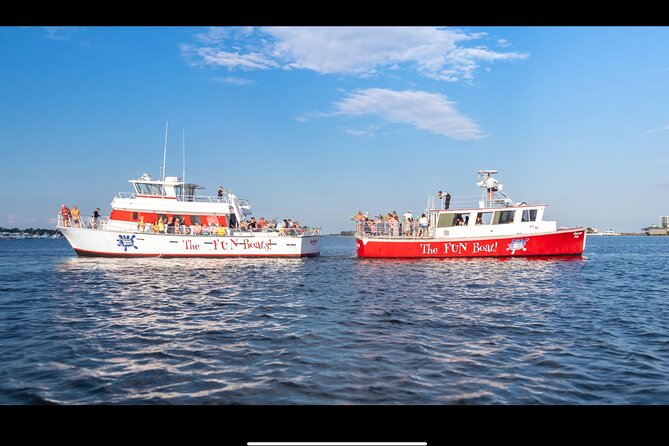 Big Fun Dolphin Cruise & Sealife Experiece ORANGE BEACH ALABAMA - Meeting the creatures in the live well