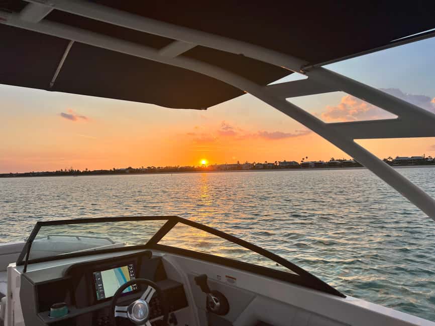 Cape Coral: Private Dolphin and Sunset Cruise - The crew and the tone on board