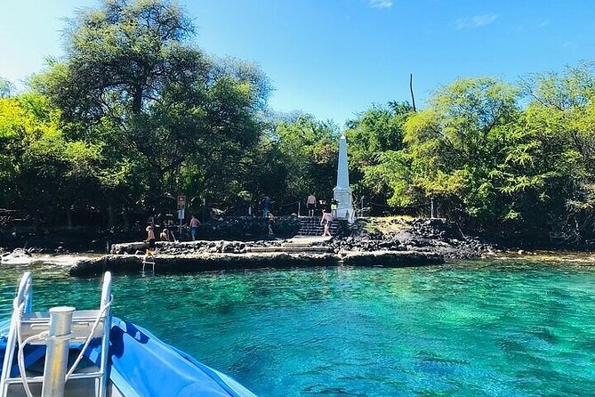 Dolphin, Sea Cave & Captain Cook Snorkel Combo in Kealakekua Bay - The crew makes the difference