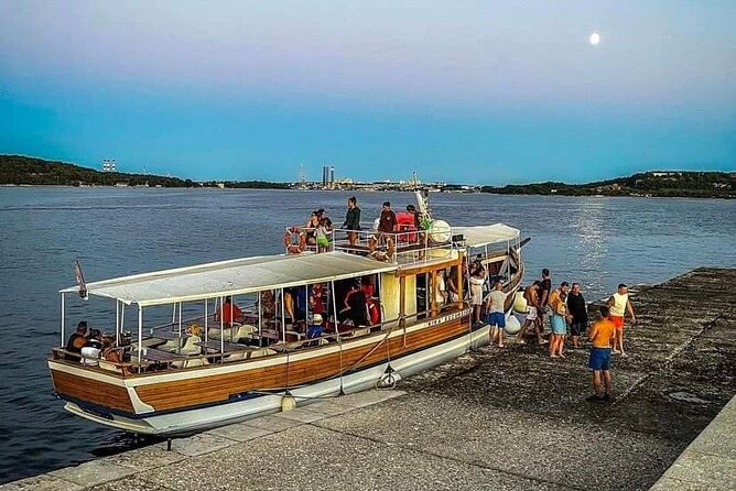 Dolphin & Sunset tour with Brijuni panorama - A shared boat with room for 40