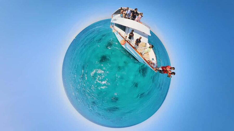 Dolphin Tour with Red Sea Fun. The Best in Hurghada - Two coral reefs provide a reliable backup