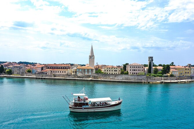 Dolphin Watching around Poreč Riviera with Boat Trip - Why the Crew Matters on a Wildlife Cruise