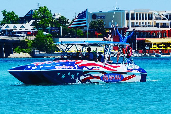 Dolphin-Watching Speedboat Cruise in Destin Harbor - A closer look at the crew and onboard mood