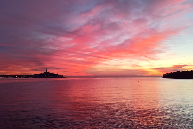 Dolphin Watching Sunset Speedboat Tour with Drinks in Rovinj - The first run along the Adriatic coast