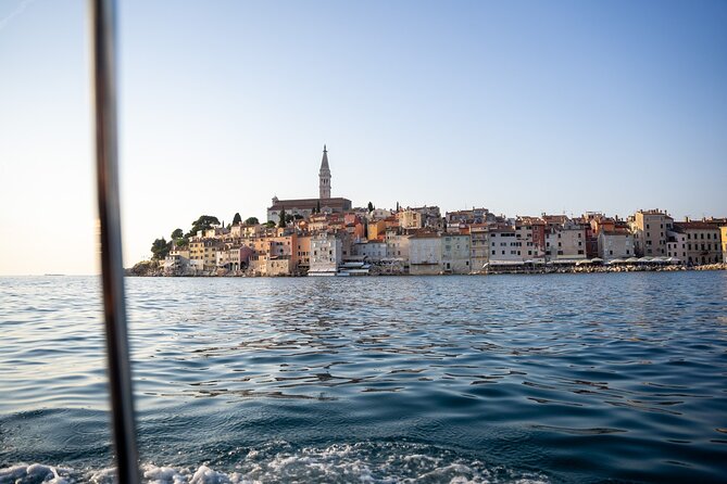 Dolphin Watching Sunset Speedboat Tour with Drinks in Rovinj - Booking, weather, and practical choices