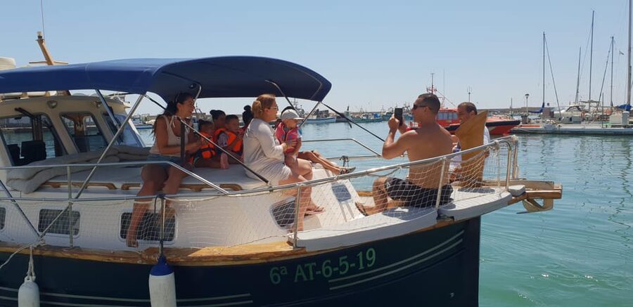 Estepona: Dolphin Search Boat Trip with Drink and Snacks - Key points before you book