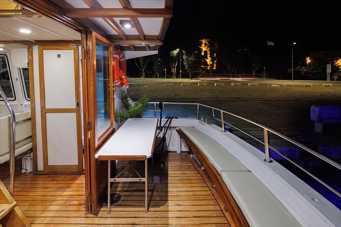 Fantastic DOLPHIN & SUNSET TOUR with dinner ( Pula-NP BRIJUNI ) - The return to Pula and the Lighting Giants