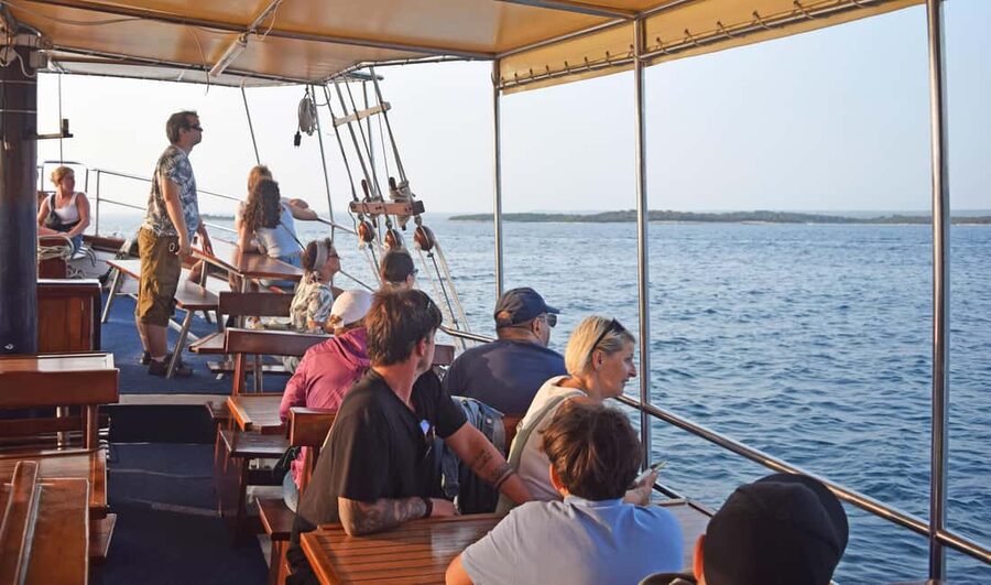 Fazana: Dolphin Finder in Brijuni islands Safari with Dinner - A sunset cruise built around the Brijuni islands