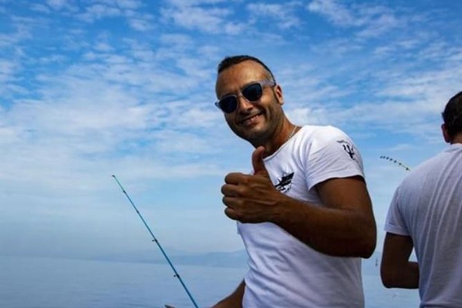 Fishing, Snorkelling & Dolphin Boat Tour - Why the group limit matters