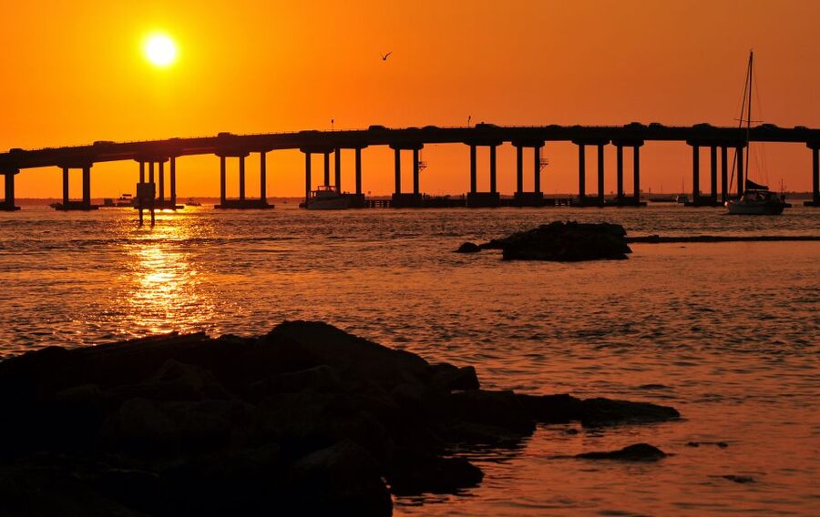 Florida: Emerald Coast Sunset & Dolphin Cruise with Guide - Searching the bay for bottlenose dolphins