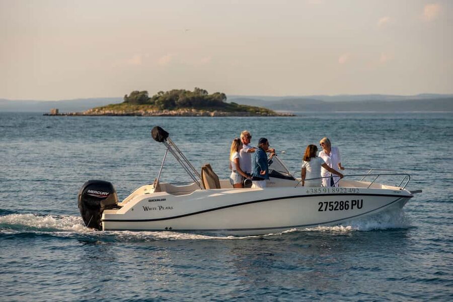 From Fazana: Dolphin watching and snorkeling in Blue Cave - What this Fažana boat trip is really like