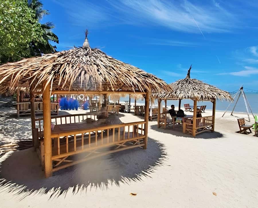 From Koh Samui: Pink Dolphin Boat Tour to Khanom with Lunch - The run to Khanom and the Pancake Stone