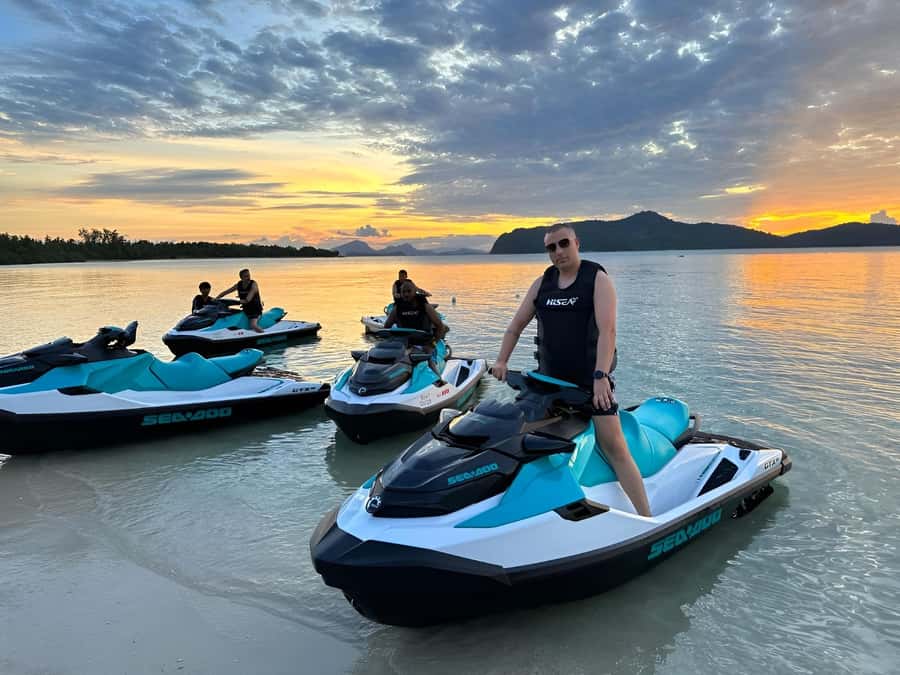 From Koh Samui: Pink Dolphin Boat Tour to Khanom with Lunch - Snorkeling at Koh Taen after lunch