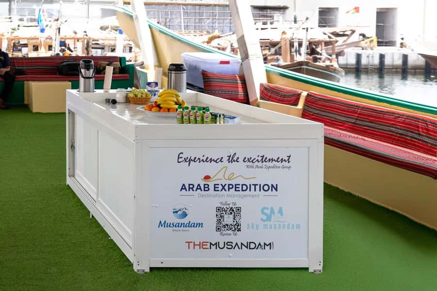From UAE: Musandam Dibba Day Trip (Oman) - Lunch on board and the practical comfort level