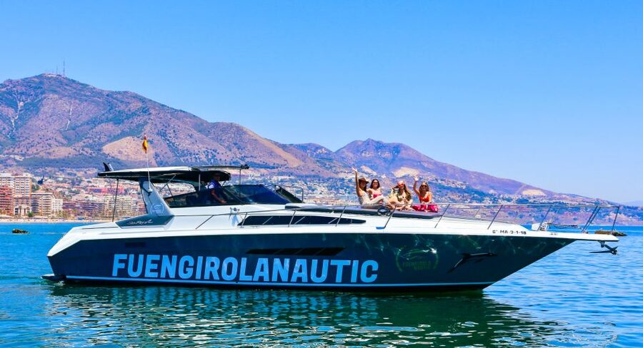 Fuengirola: Dolphin Watching by Yacht with Snacks and Drinks - Key points at a glance