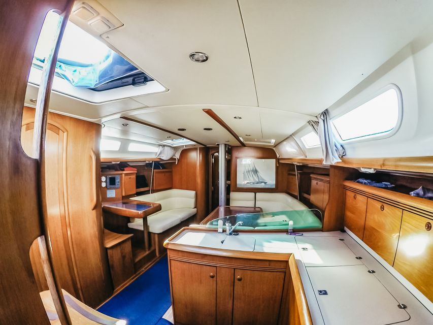 Fuerteventura: Sailing with Snorkeling and Dolphin Watching - Sailing south with the engine off