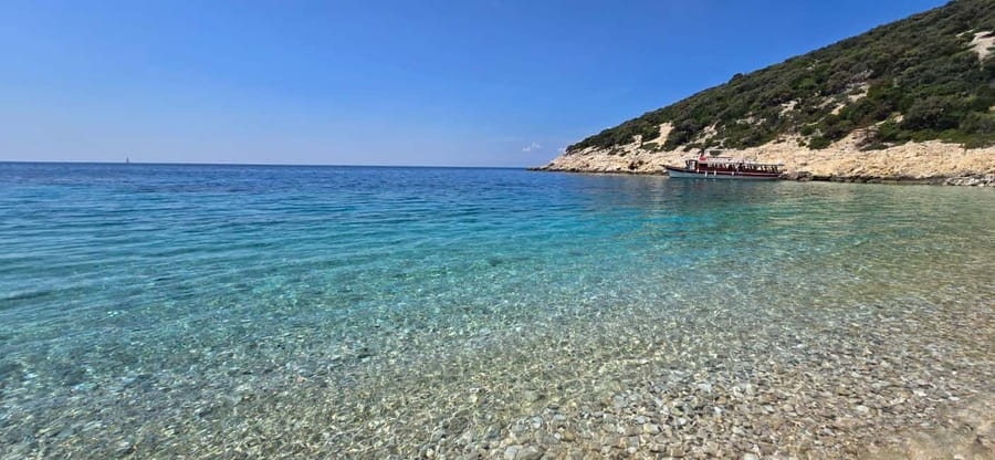 Full day boat-trip Medulin, blue Cave, Cres + dolphin search - What to pack for a better day
