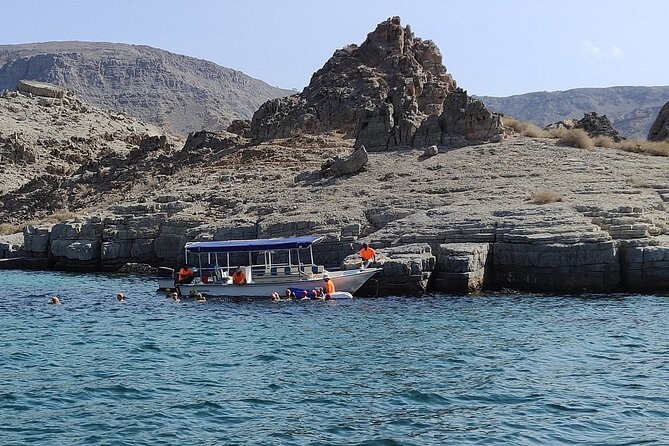 Full day Dhow: Khasab, Musandam: Dolphins, Snorkeling & Fjords - Dolphin watching before the fjords