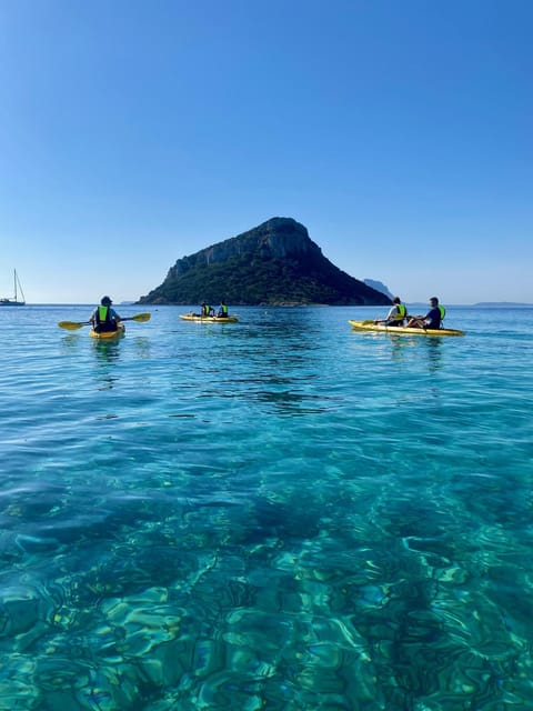 Golfo Aranci: Small group Kayak tour with Aperitif &dolphins - Cala Moresca: the first swimming stop