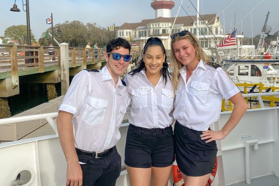 Hilton Head Island: Dolphin Watching 3-Course Dinner Cruise - Who will enjoy this Hilton Head cruise most
