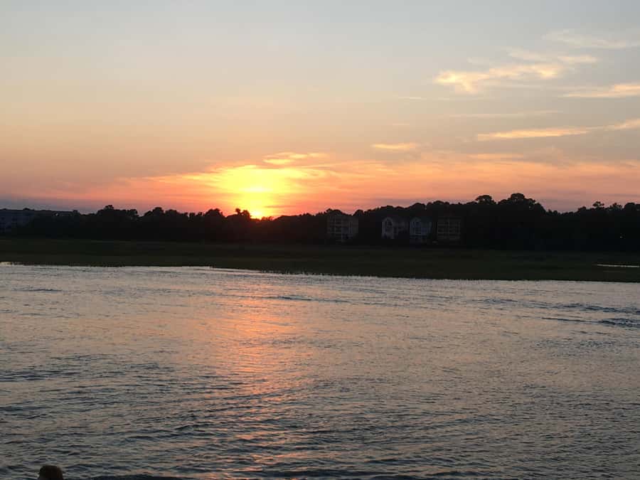 Hilton Head Island: Sunset Dolphin Watching Cruise - Waterfront Homes and the Changing Evening Light