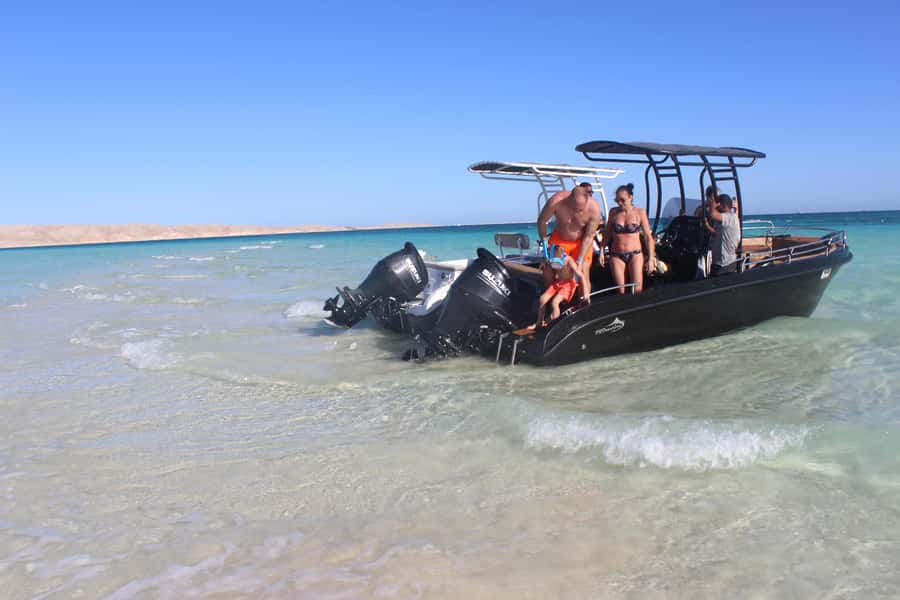 Hurghada: 4 Island Hopping Tour Dolphin, Snorkeling & Lunch - Starting from Hurghada harbor