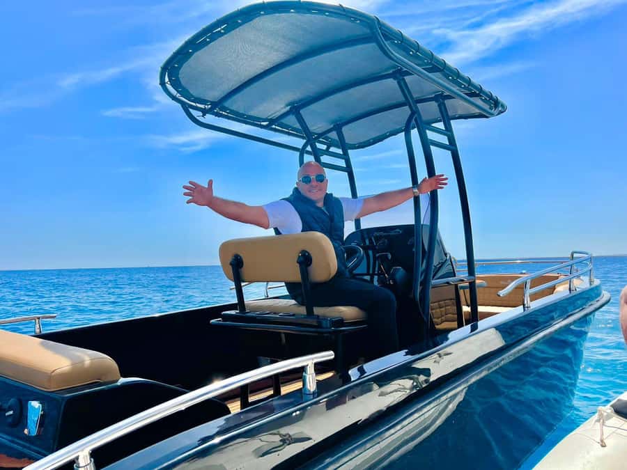 Hurghada: 4 Island Hopping Tour Dolphin, Snorkeling & Lunch - Nemo Island and the quiet beach time