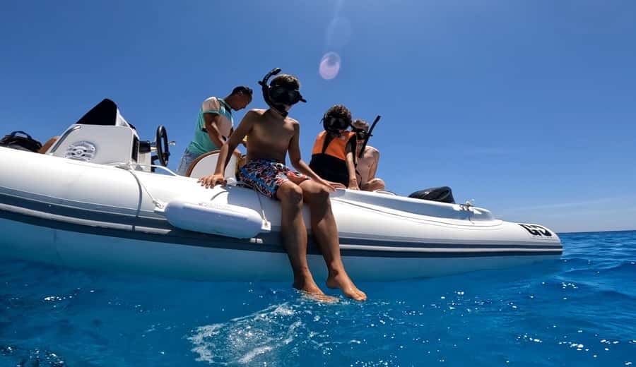 Hurghada: 4 Island Hopping Tour Dolphin, Snorkeling & Lunch - Red Sea snorkeling, with a possible shipwreck