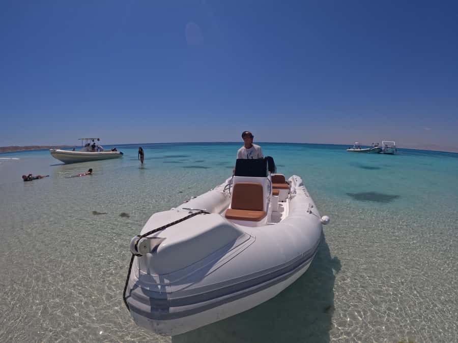 Hurghada: 4 Island Hopping Tour Dolphin, Snorkeling & Lunch - Abu Monquar sandbank and Magawish Island