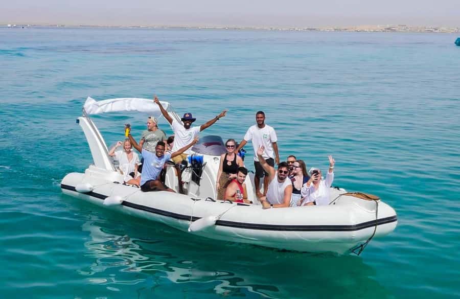 Hurghada: 6 Islands Tour with Dolphin Watching & Snorkelling - Who should book this six-island tour?