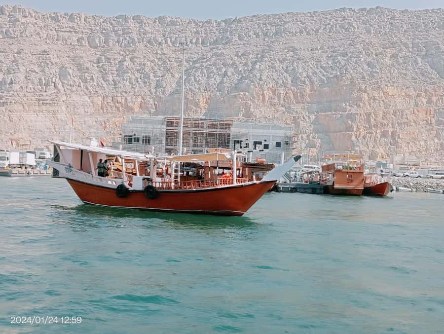 Khasab: Half-Day Dhow Cruise, Dolphin Watching, & Snorkeling - What the 210 minutes look like