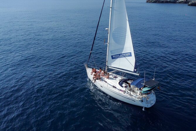 La Herradura: Sailboat with a view of dolphins-Shared - Looking for dolphins in open water