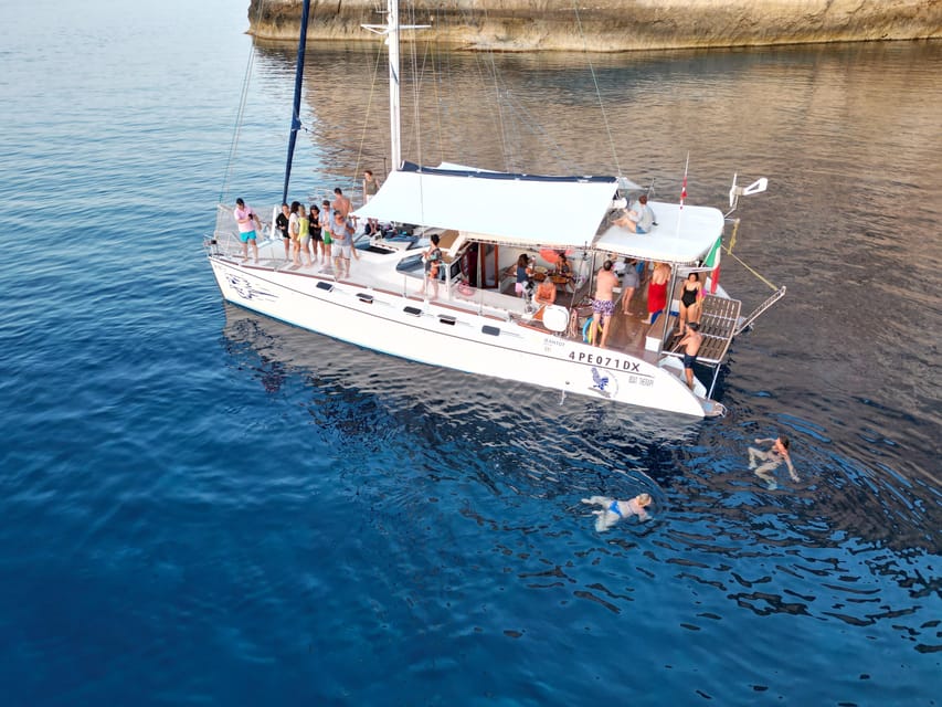 Lampedusa: Dolphin watching with aperitif at sunset - Who will enjoy this evening most