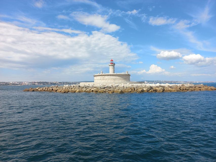 Lisbon: Tagus River Cruise to the Ocean & Dolphin Watching - Belem Tower and the Monument to the Discoveries