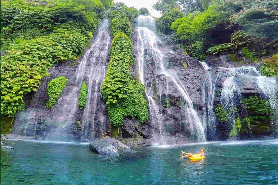 lovina bali: Dolphin watching, waterfall and local lunch - Lunch inside a Balinese family home