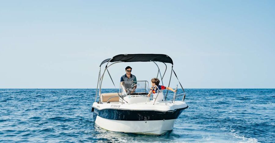 Malaga: License-free Boat Rental for Dolphin Watching - The boat briefing and easy handover