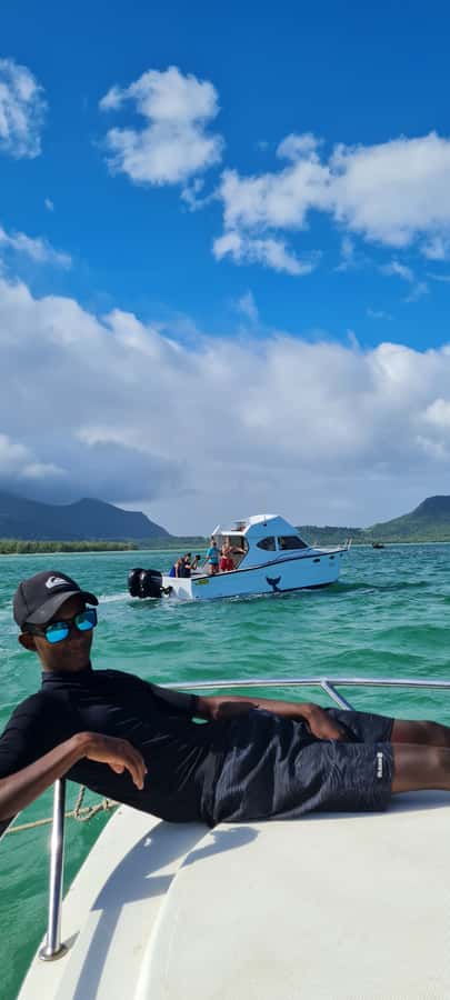 Mauritius: Snorkel and Swim with Dolphins on Speedboat Tour - Snorkeling equipment and the underwater view