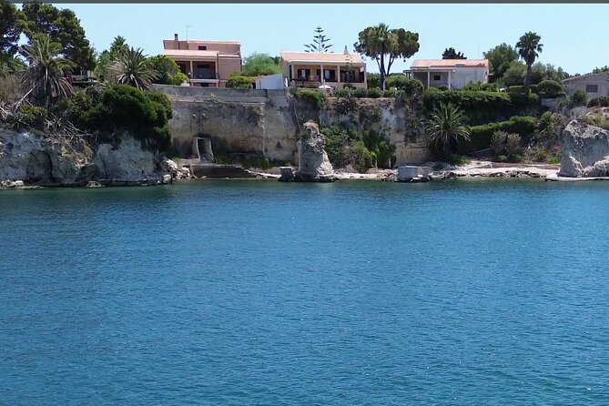 Ortigia-blue cave island tour with dolphin sighting - Meeting point and timing tips