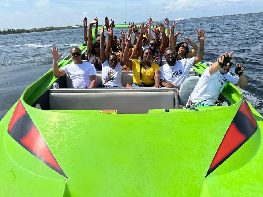 Panama City: Sunset Tour with Dolphin Watching - What kind of boat ride is this?