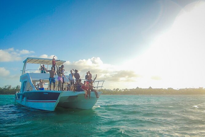 Party Boat /View Dolphins / Snorkling /Free Drinks and Transportation - Food and onboard comfort