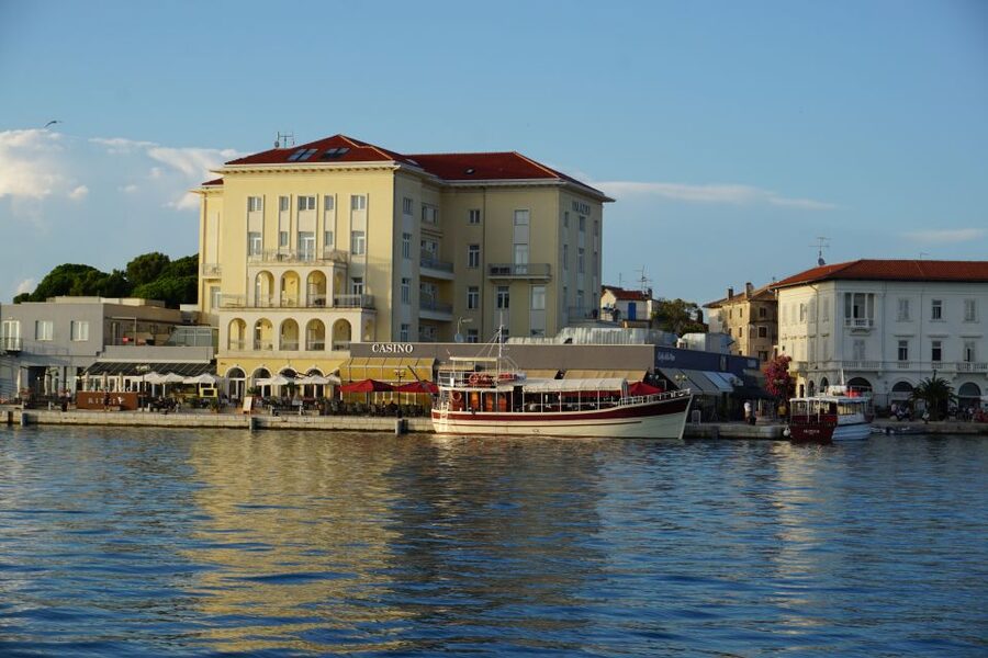 Poreč: Dolphin Spotting Cruise with Included Drinks - Should You Book the Poreč Dolphin Cruise?
